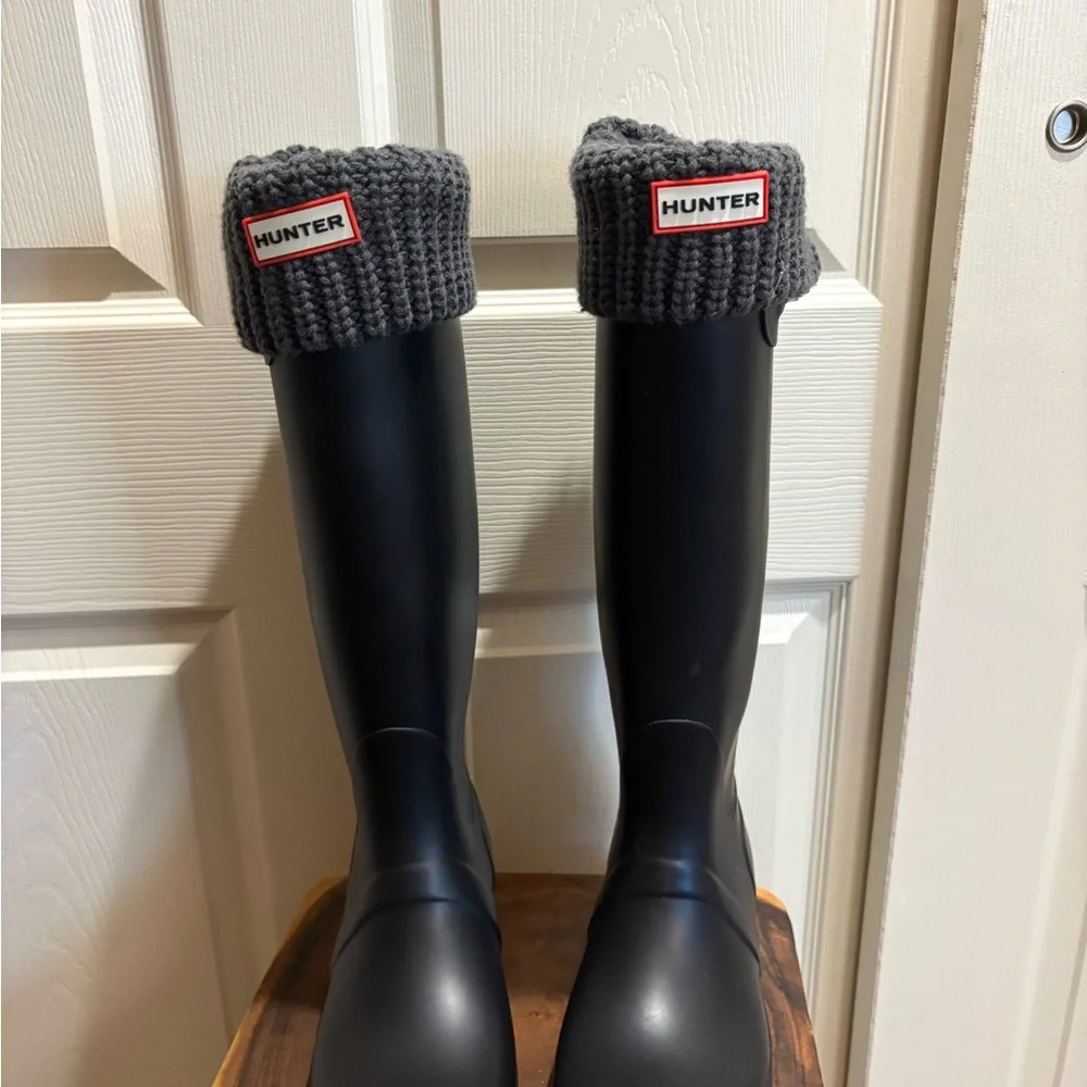 Hunter Original Tall Matte Black Rain Boots Size 9 + Large Boot Socks - Picture 5 of 5